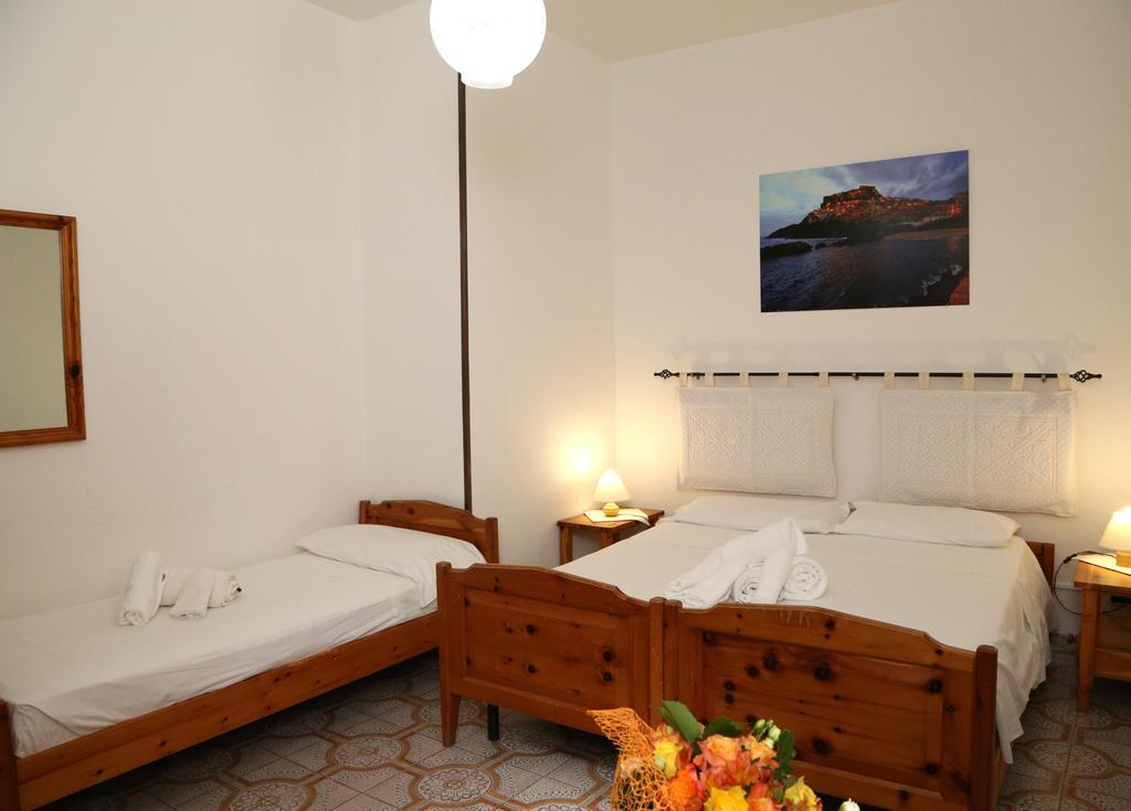 Antica Pensione Pinna Castelsardo Exteriér fotografie
